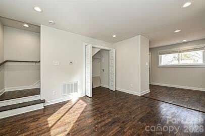 Building Photo - 215 S Gardner Ave