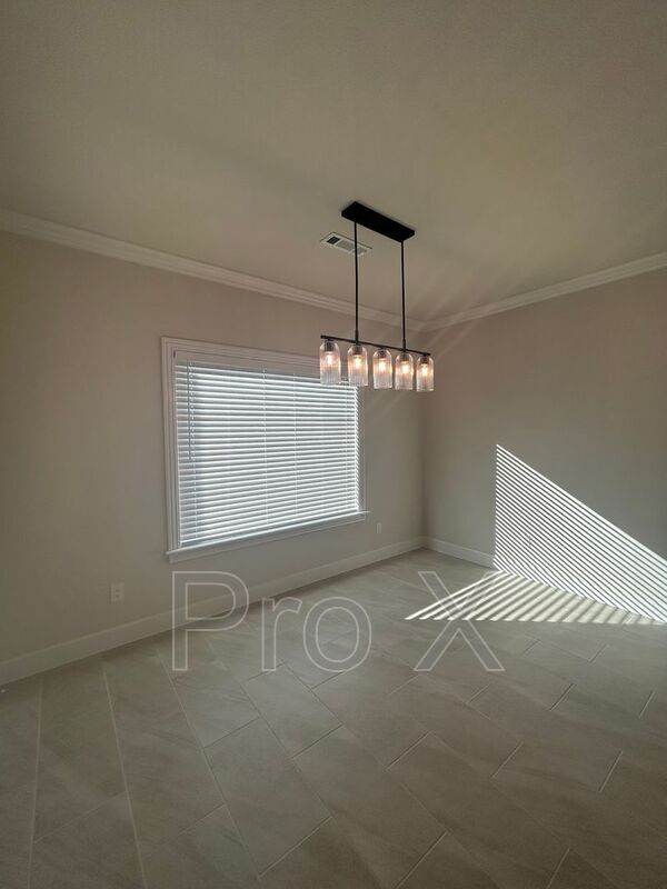 Building Photo - 2401 Salmon St