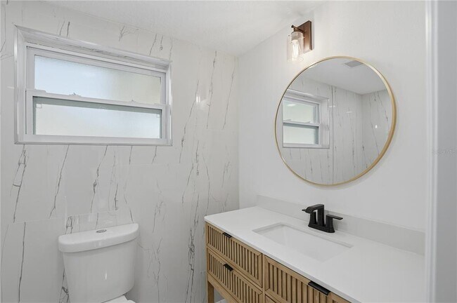 Building Photo - 5543 Quist Dr