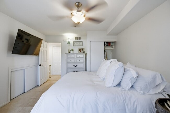 Building Photo - Steps from the Sand - Pacific Beach Townhome, Offered Fully or Partially Furnished