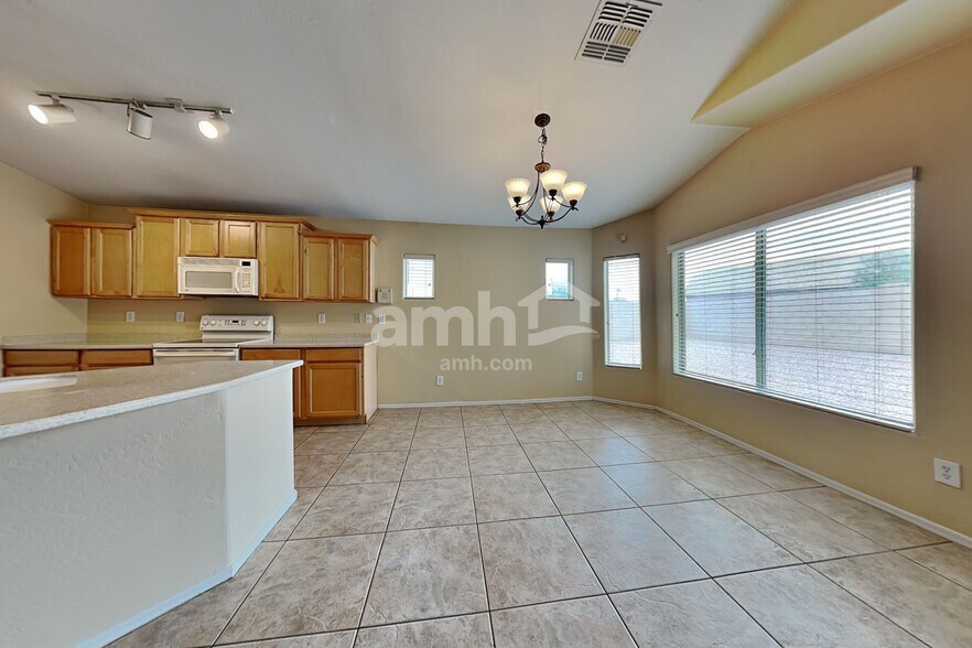 Building Photo - 11557 W Pima St