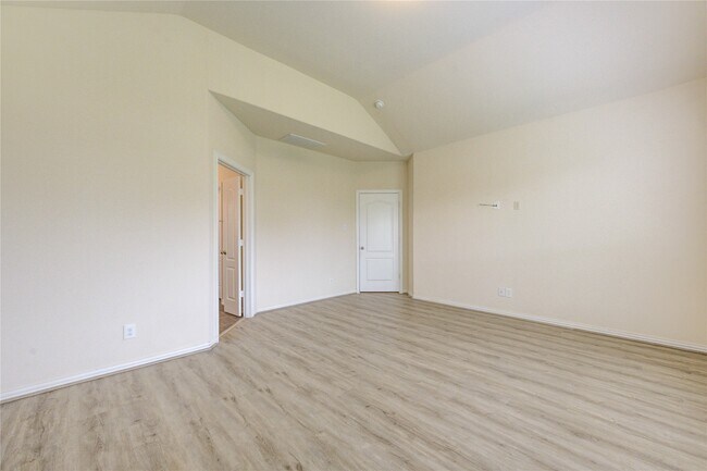 Building Photo - 16 Rose Desert Ct