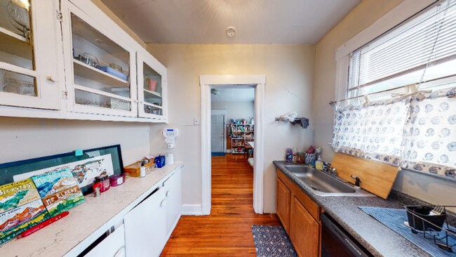 Building Photo - Large Science Hill 3BR with Dual Balcony A...