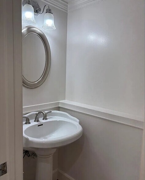 Building Photo - 26630 Black Horse Cir