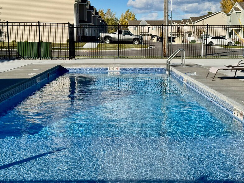 Building Photo - 1624 Hannah Ln