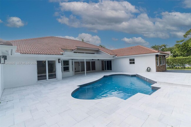 Building Photo - 1222 Manor Ct