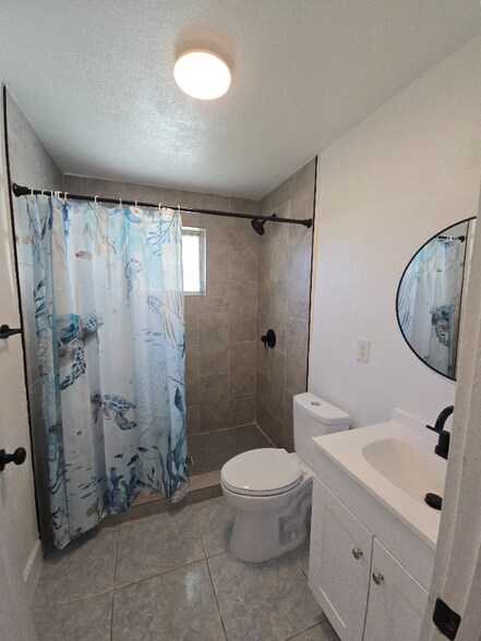 Building Photo - 906 Johns St