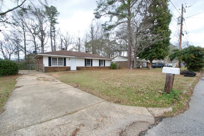 Building Photo - Charming 3-Bedroom Home Near Downtown Opelika