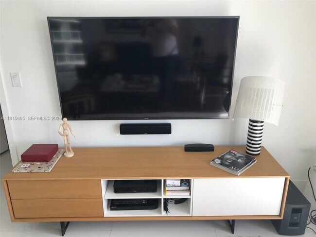 Building Photo - 31 SE 6th St