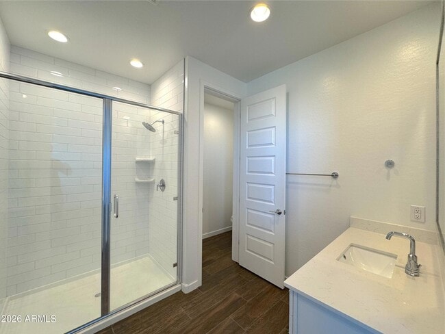 Building Photo - 9903 E Tillman Ave