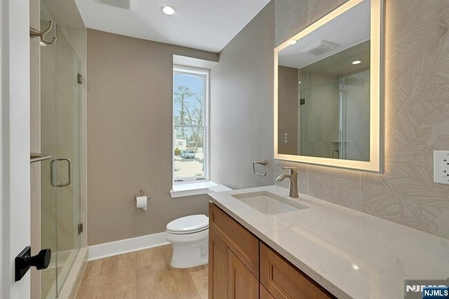 Building Photo - 49 Park Ave