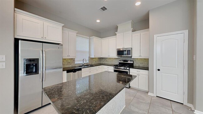 Building Photo - 118 Cheswood Forest Dr