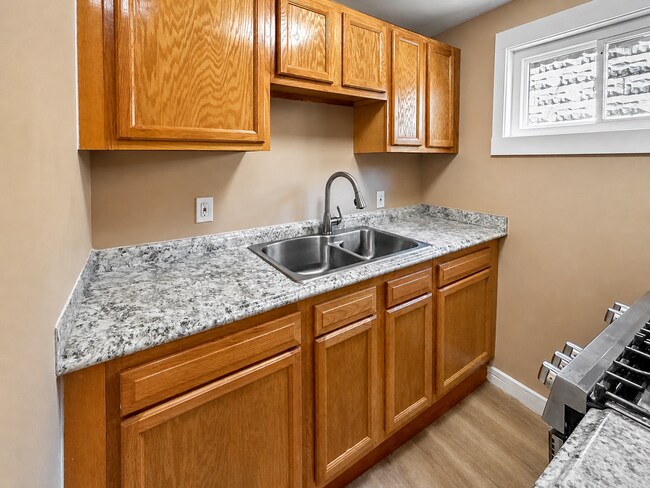 Building Photo - Beautifully Charming 3 Bedroom Home Available Now in Baltimore