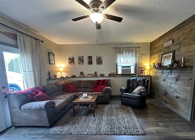 Building Photo - 110 Hawks Nest Dr