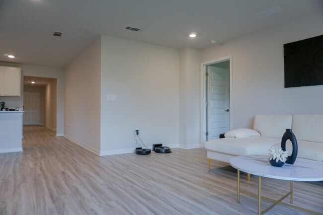 Building Photo - 4703 Airmen Dr
