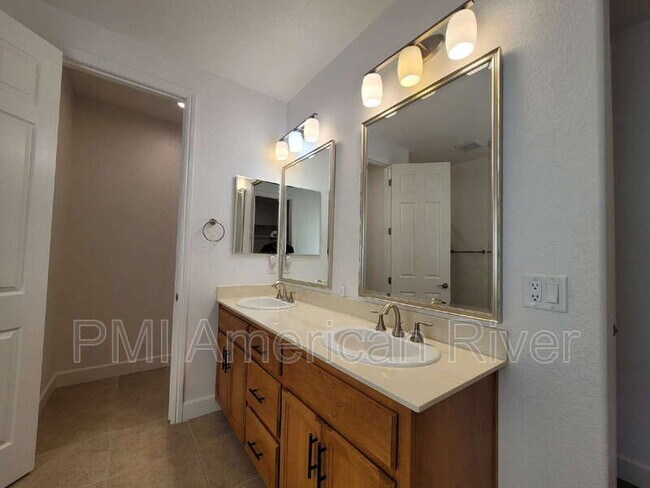 Building Photo - 4542 Streambed Dr
