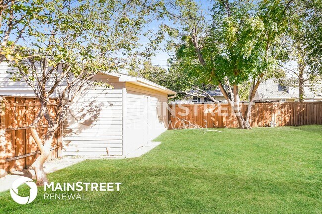 Building Photo - 926 Wateka Way