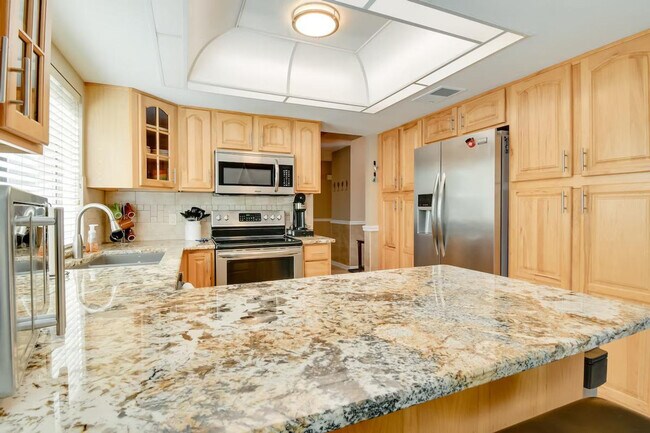 Building Photo - 16233 E Rosetta Dr