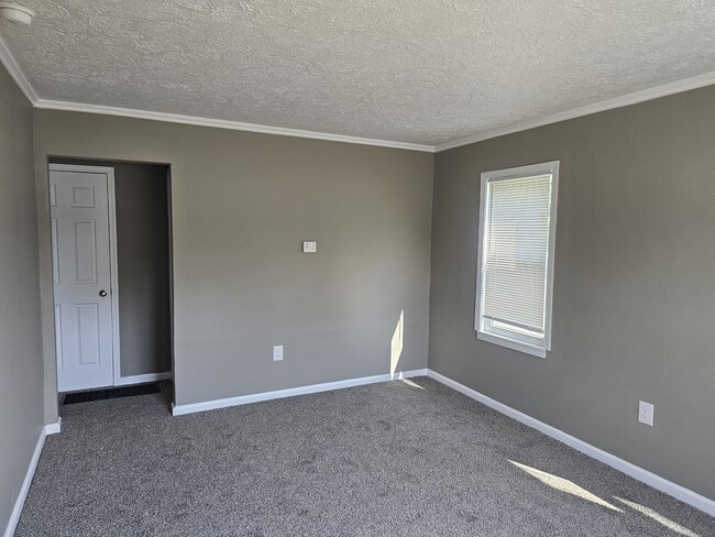 Building Photo - 1744 Woodland Ave