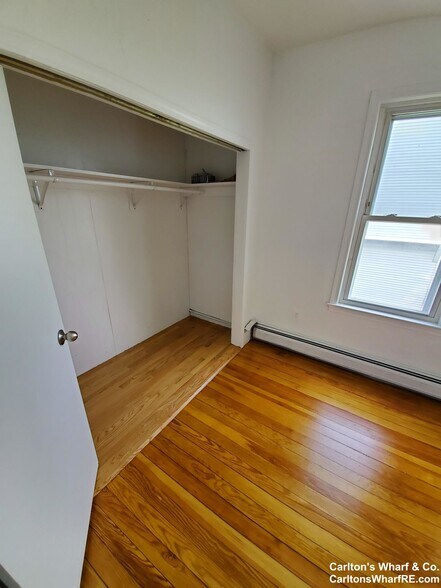 Building Photo - 113 Coleridge St