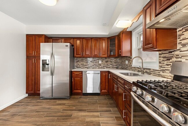 Building Photo - 184 Central Ln