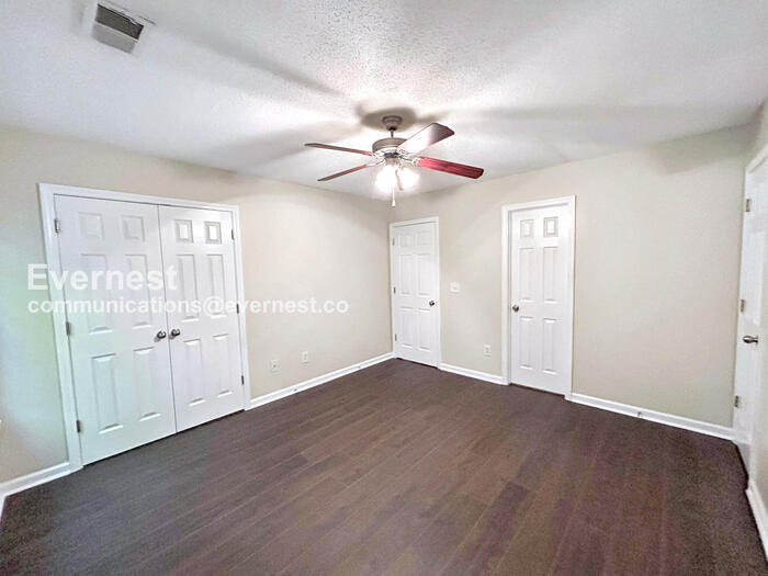 Building Photo - 3039 Broadleaf Trail Rd