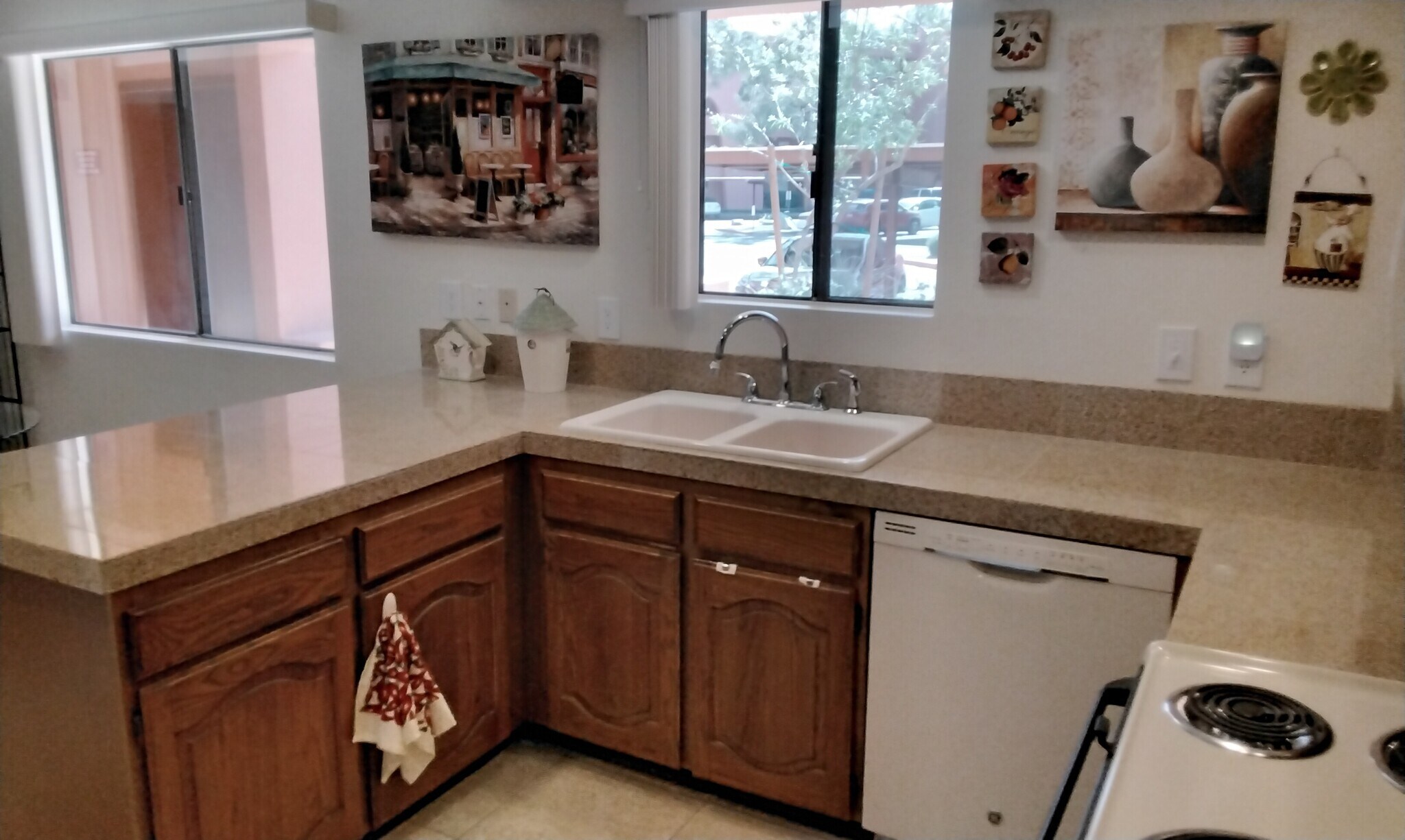 Building Photo - 4303 E Cactus Rd