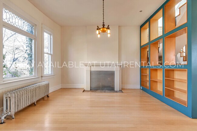 Building Photo - 1218 E 600 S