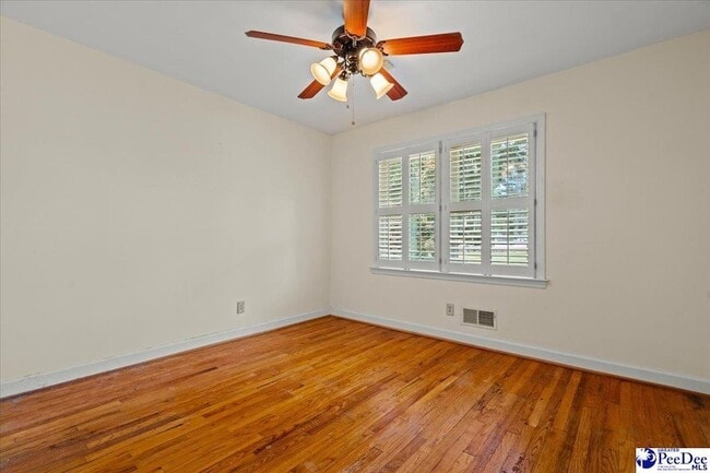 Building Photo - 726 Wisteria Dr