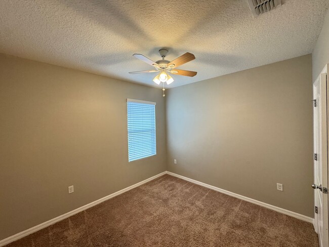 Building Photo - Beautiful 4 Bedroom 2 Bathroom Home in Bartow!