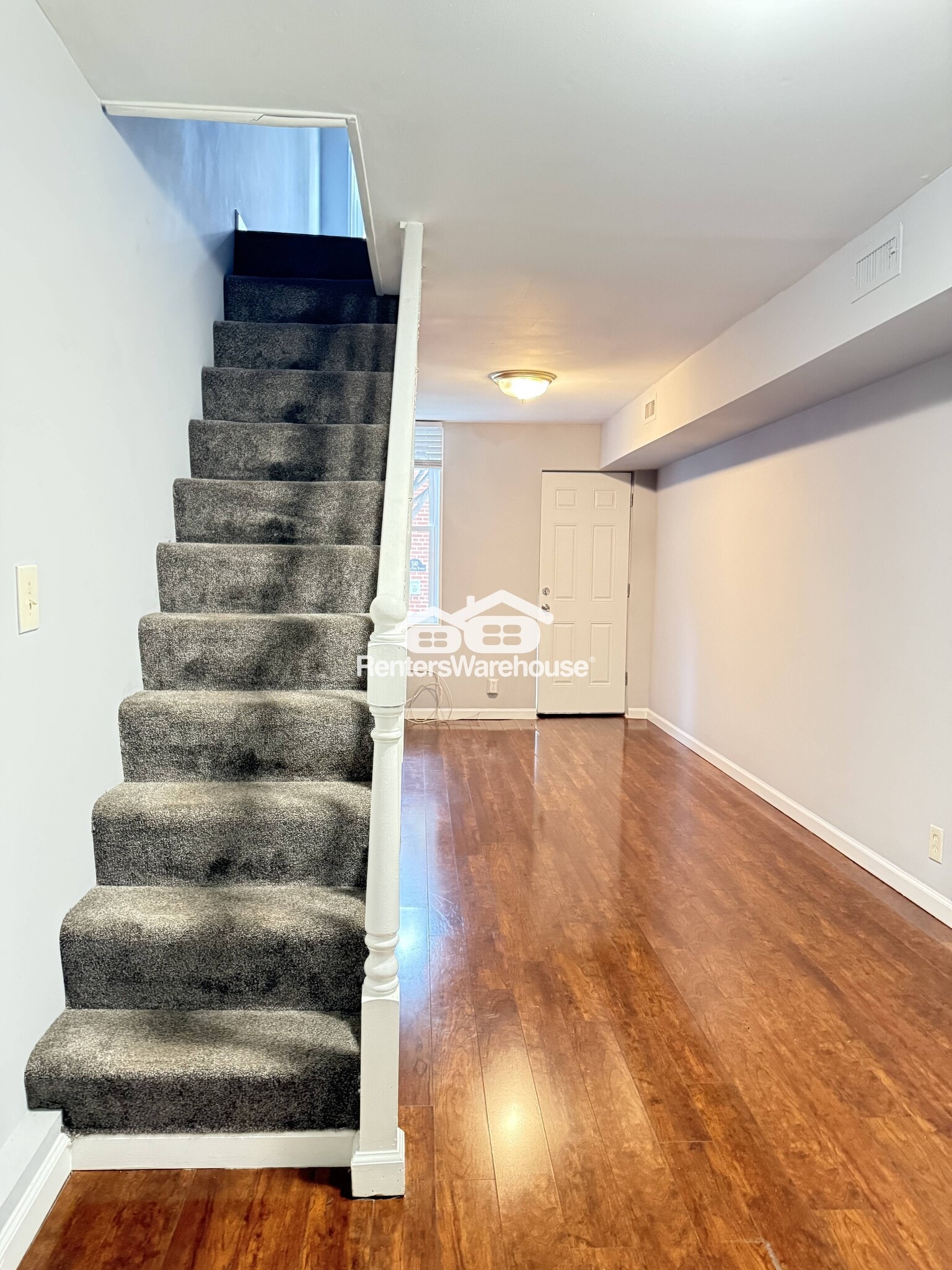 Building Photo - 519 S Port St