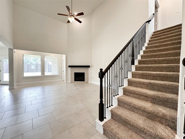 Building Photo - 6715 Chicoma St