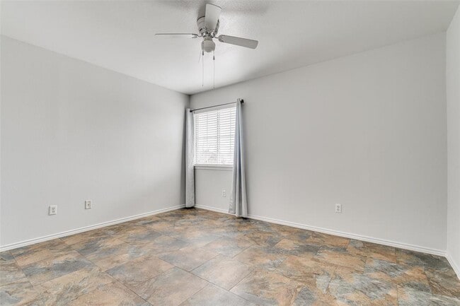 Building Photo - 13620 Lyndon B Johnson St