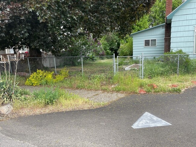 Primary Photo - 1323 Y Ave