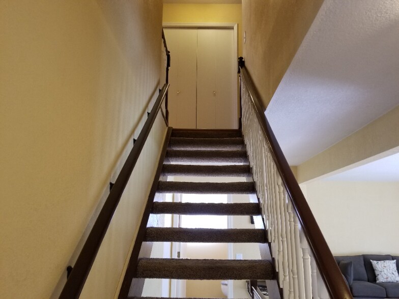 Building Photo - 6338 S Emporia Cir