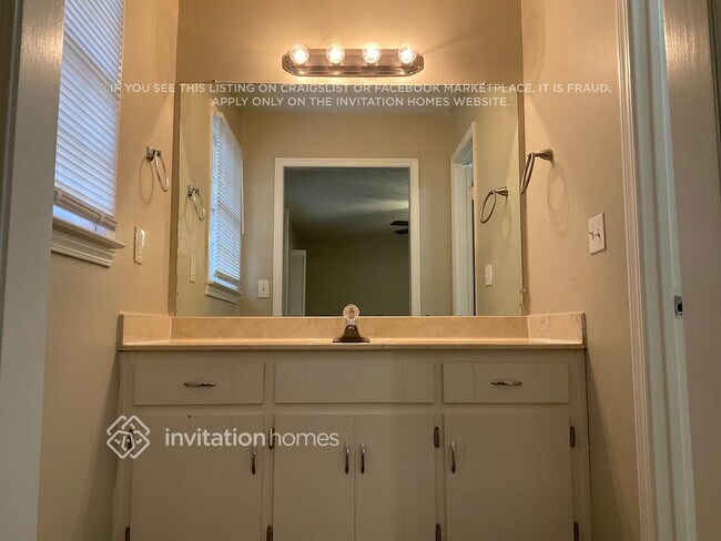 Building Photo - 216 Jousters Ln NW