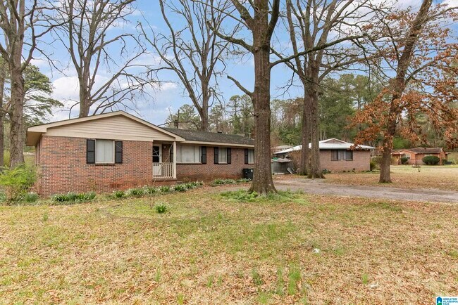 Building Photo - 9805 Maple Ln