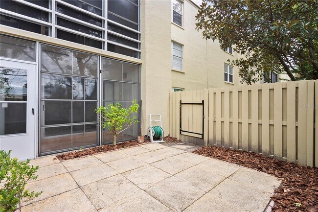 Building Photo - 2302 S Manhattan Ave