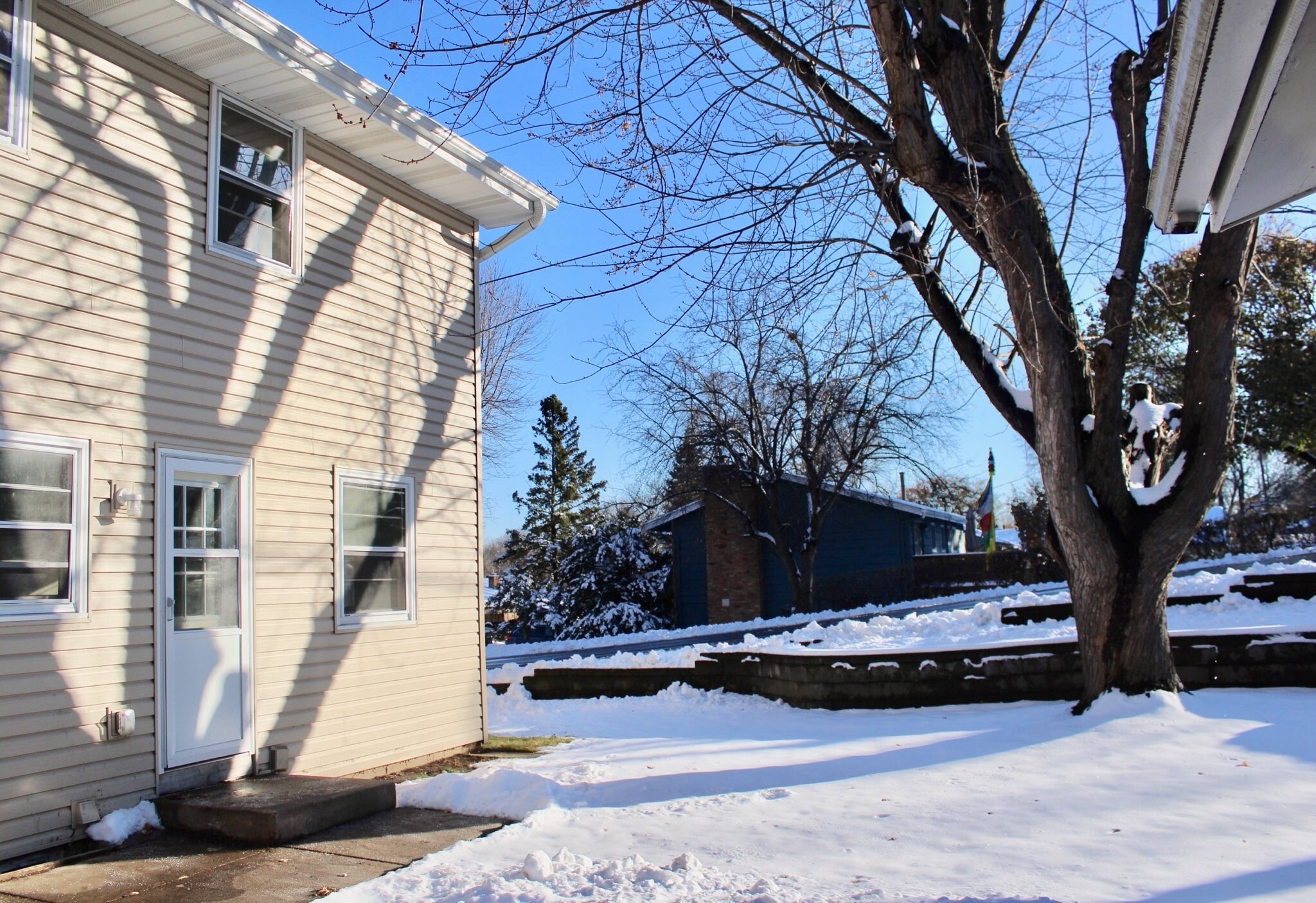 Building Photo - 4000 Cleveland St NE