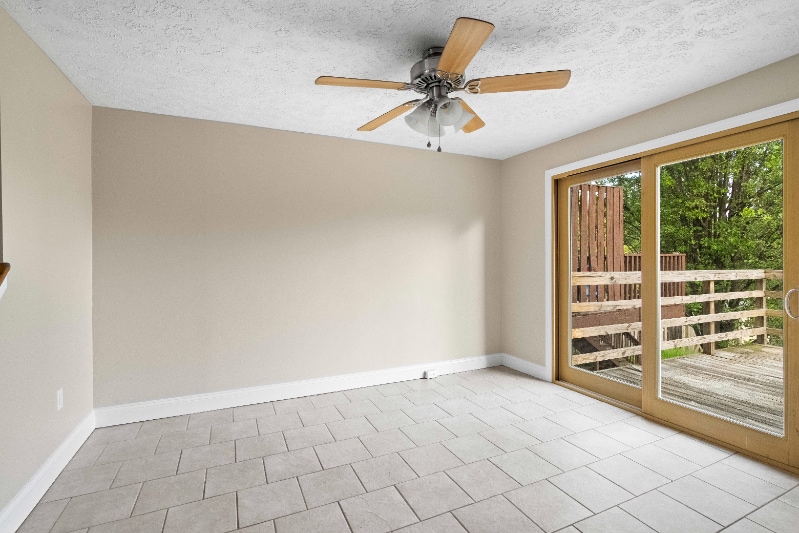 Building Photo - 131 Spruce Woods Ct