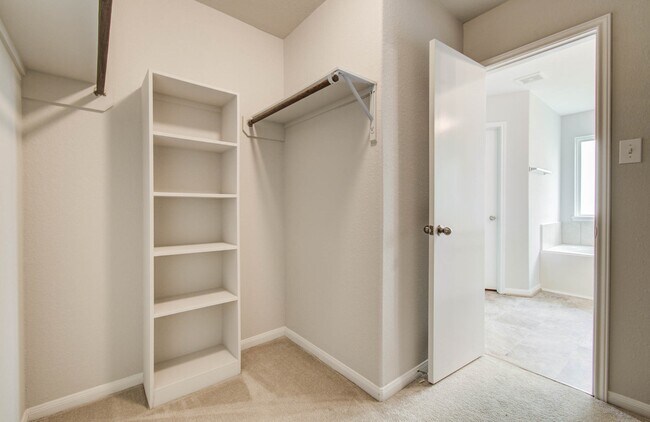 Building Photo - 2106 Bishop Hollow Ln