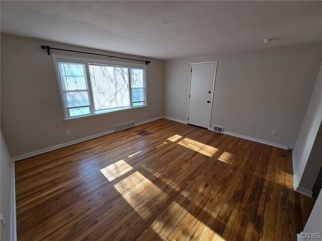 Building Photo - 202 Stafford Ave