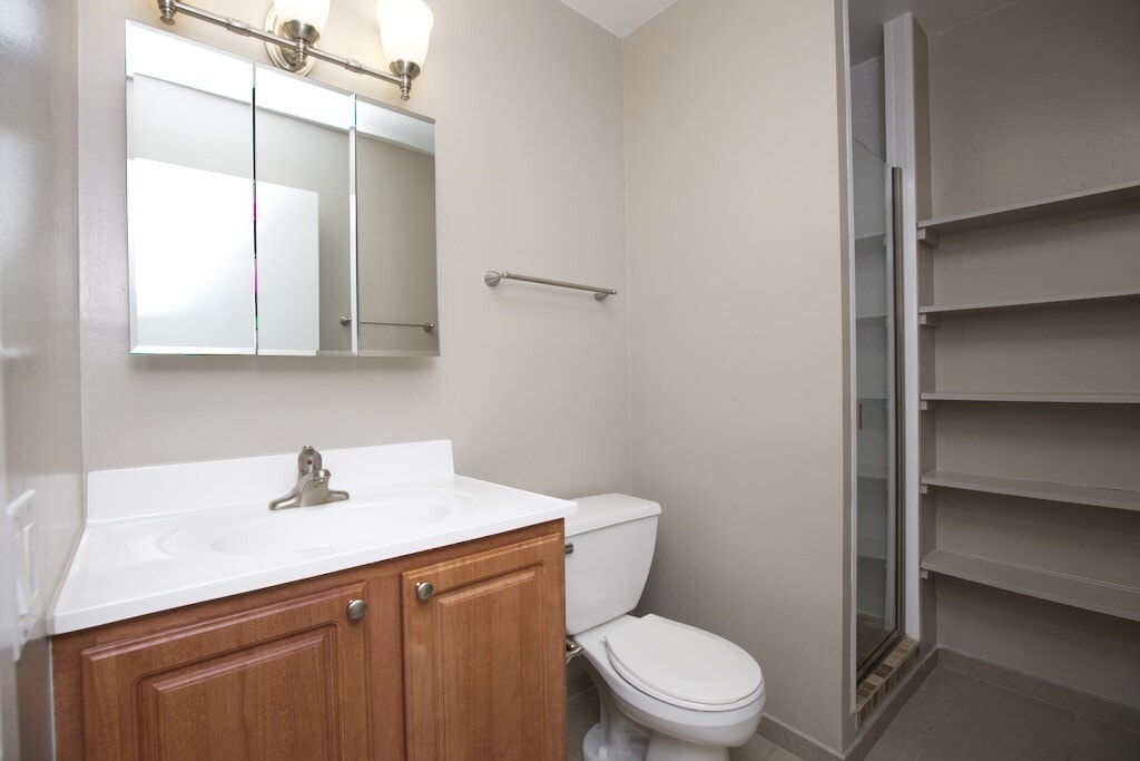 Building Photo - 4334 N Hazel St