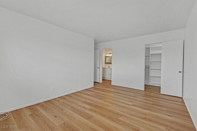 Building Photo - 4474 Buena Vista Dr