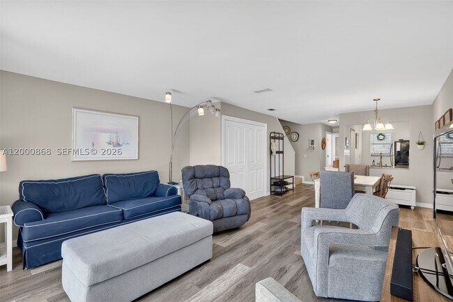 Building Photo - 9425 S Ocean Dr