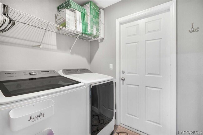 Building Photo - 2142 S Gleneagle Terrace