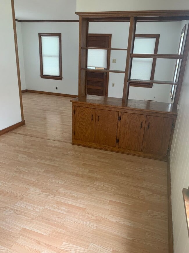 Building Photo - Cute 1 bedroom house! Located near Ta Ha Zouka Park!  Bonita casa de 1 dormitorio. ¡Ubicada cerca...