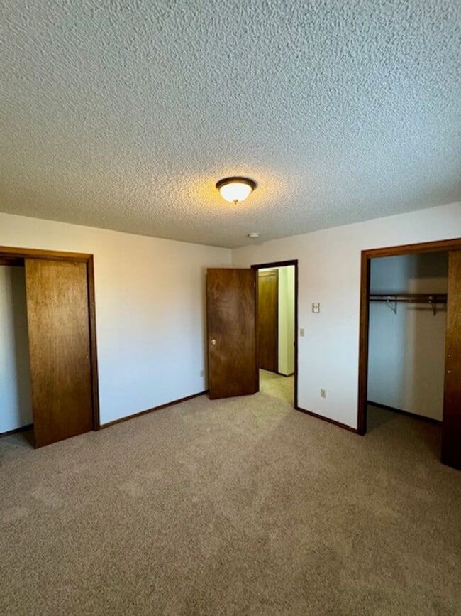 Building Photo - 1605 W Koch St