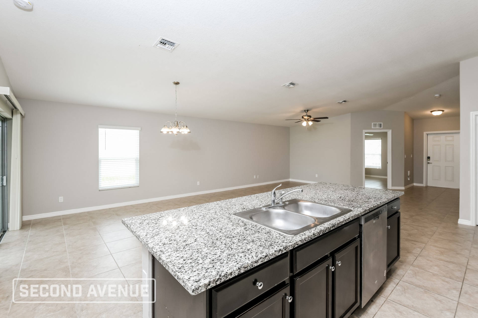 Building Photo - 1312 Vancouver Ave SE