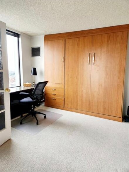 Building Photo - 1625 Larimer St